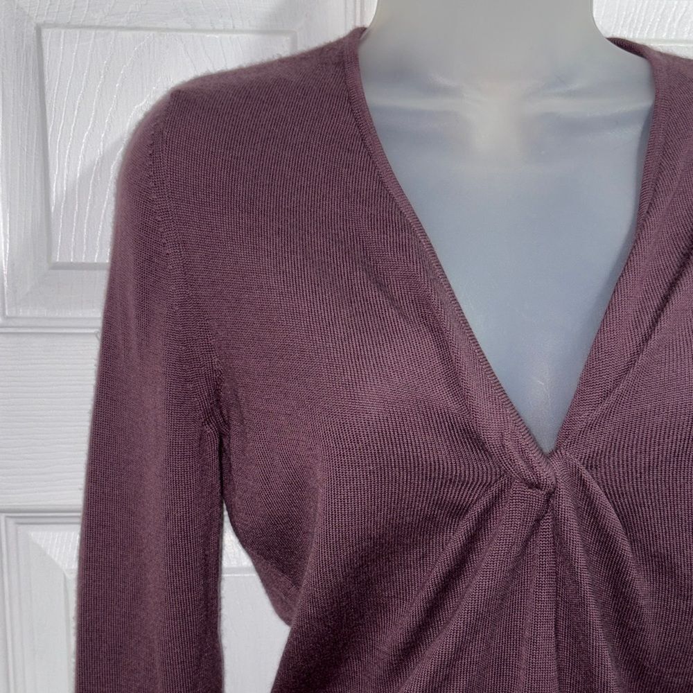 Authentic Celine 100% Cashmere V-Neck lavender Sweater Size Small - Picture 4 of 17